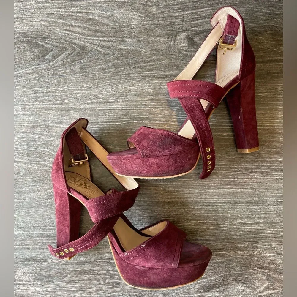 Vince Camuto Burgundy heels size 6